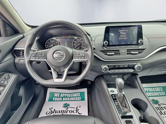 Photo of 2022 Gun Metallic Nissan Altima