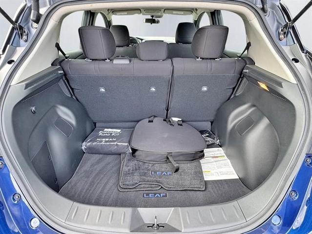 Photo of 2022 Deep Blue Pearl Nissan Leaf