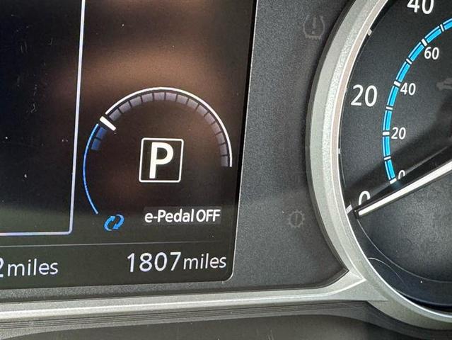 Photo of 2022 Deep Blue Pearl Nissan Leaf
