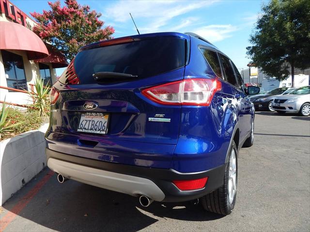 Photo of 2013 Deep Impact Blue Ford Escape