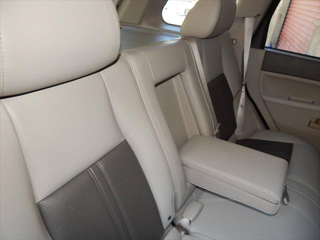 Photo of 2005 Bright Silver Metallic Clearcoat Jeep Grand Cherokee