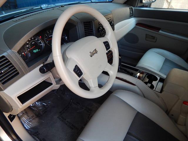 Photo of 2005 Bright Silver Metallic Clearcoat Jeep Grand Cherokee