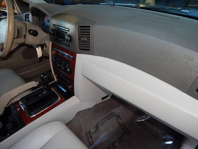 Photo of 2005 Bright Silver Metallic Clearcoat Jeep Grand Cherokee