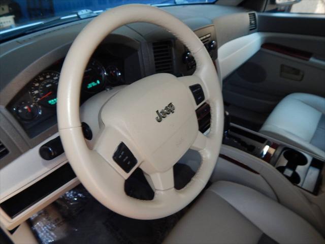 Photo of 2005 Bright Silver Metallic Clearcoat Jeep Grand Cherokee