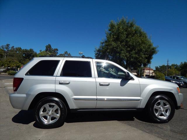 Photo of 2005 Bright Silver Metallic Clearcoat Jeep Grand Cherokee