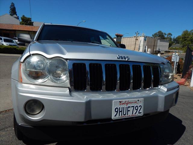 Photo of 2005 Bright Silver Metallic Clearcoat Jeep Grand Cherokee