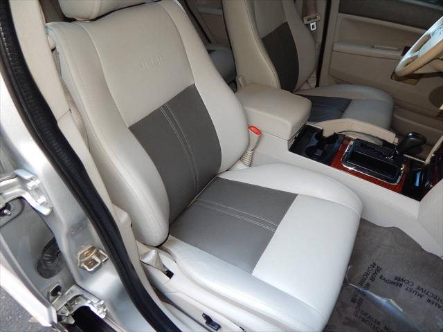 Photo of 2005 Bright Silver Metallic Clearcoat Jeep Grand Cherokee
