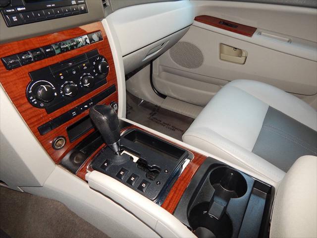 Photo of 2005 Bright Silver Metallic Clearcoat Jeep Grand Cherokee