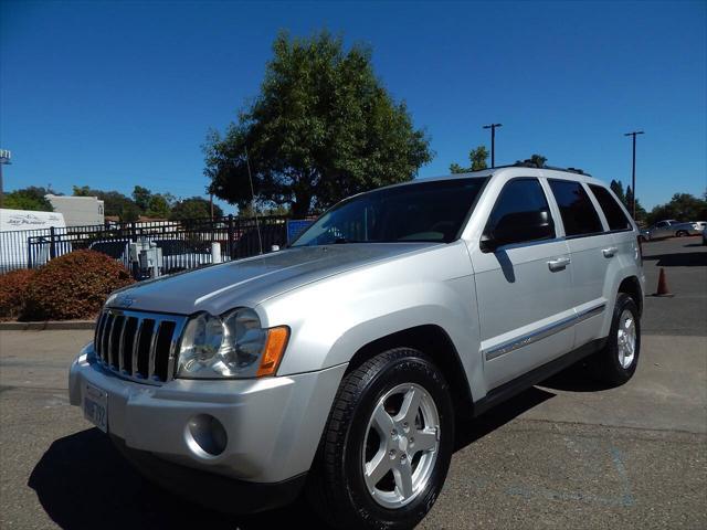 Photo of 2005 Bright Silver Metallic Clearcoat Jeep Grand Cherokee