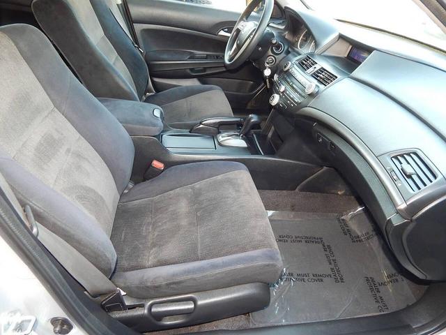 Photo of 2010 Alabaster Silver Metallic Honda Accord