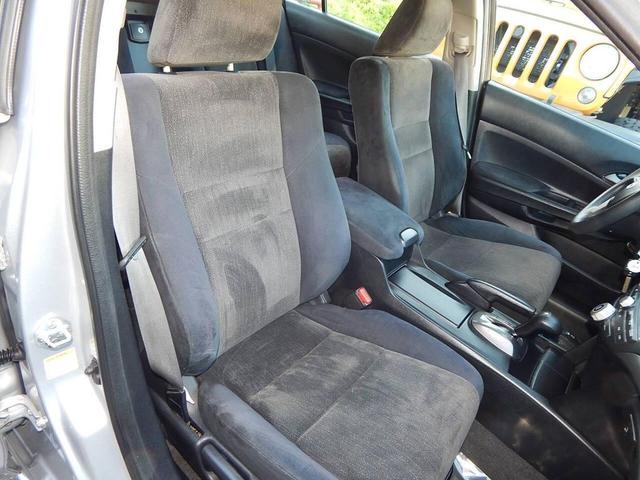 Photo of 2010 Alabaster Silver Metallic Honda Accord
