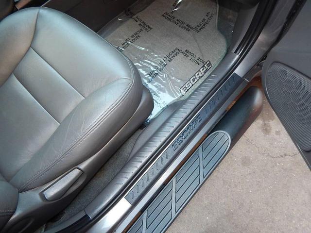 Photo of 2006 Dark Shadow Gray Clearcoat Metallic Ford Escape Hybrid