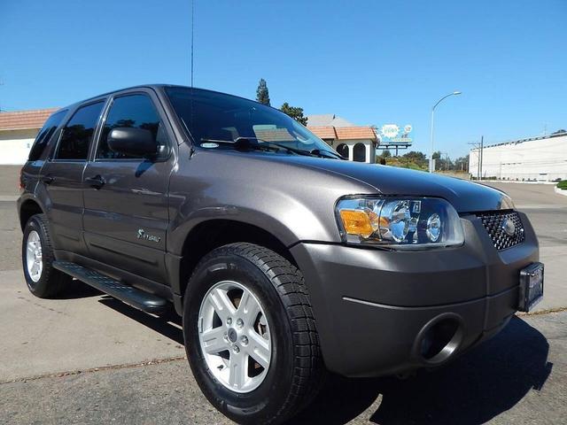 Photo of 2006 Dark Shadow Gray Clearcoat Metallic Ford Escape Hybrid