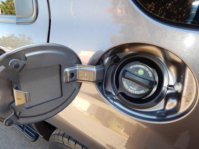 Photo of 2006 Dark Shadow Gray Clearcoat Metallic Ford Escape Hybrid