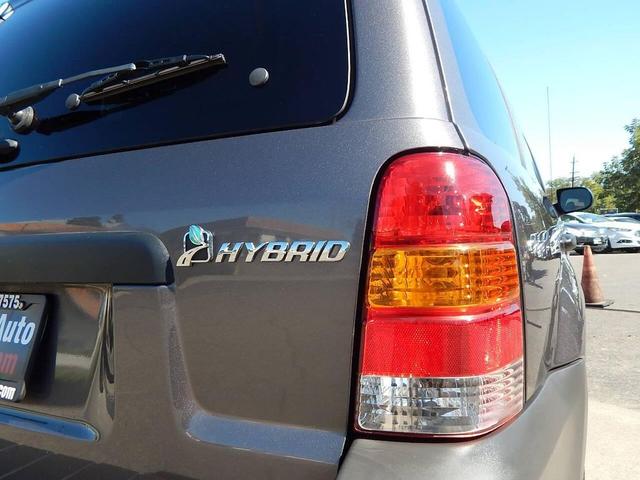 Photo of 2006 Dark Shadow Gray Clearcoat Metallic Ford Escape Hybrid