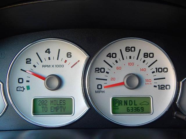 Photo of 2006 Dark Shadow Gray Clearcoat Metallic Ford Escape Hybrid