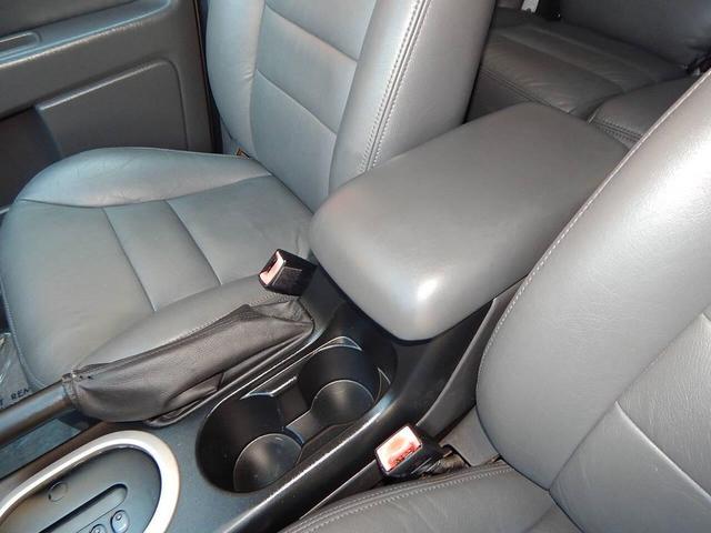 Photo of 2006 Dark Shadow Gray Clearcoat Metallic Ford Escape Hybrid