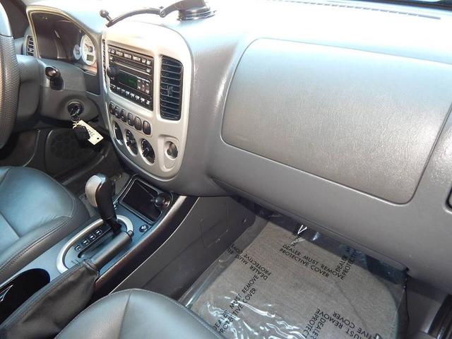 Photo of 2006 Dark Shadow Gray Clearcoat Metallic Ford Escape Hybrid