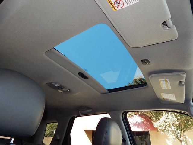 Photo of 2006 Dark Shadow Gray Clearcoat Metallic Ford Escape Hybrid