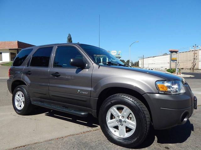 Photo of 2006 Dark Shadow Gray Clearcoat Metallic Ford Escape Hybrid