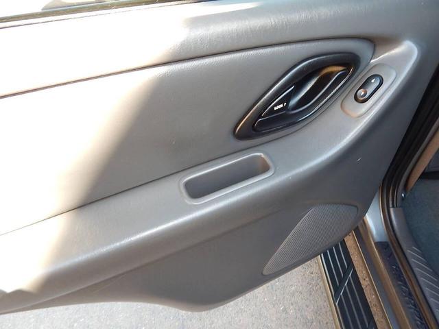 Photo of 2006 Dark Shadow Gray Clearcoat Metallic Ford Escape Hybrid