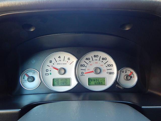 Photo of 2006 Dark Shadow Gray Clearcoat Metallic Ford Escape Hybrid