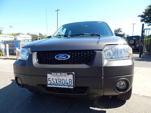 Photo of 2006 Dark Shadow Gray Clearcoat Metallic Ford Escape Hybrid