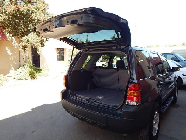 Photo of 2006 Dark Shadow Gray Clearcoat Metallic Ford Escape Hybrid