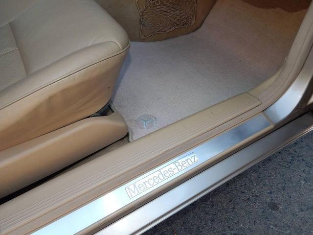 Photo of 2001 Tan Mercedes-Benz E-Class