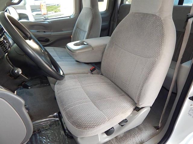 Photo of 1998 Oxford White Clearcoat Ford F-150