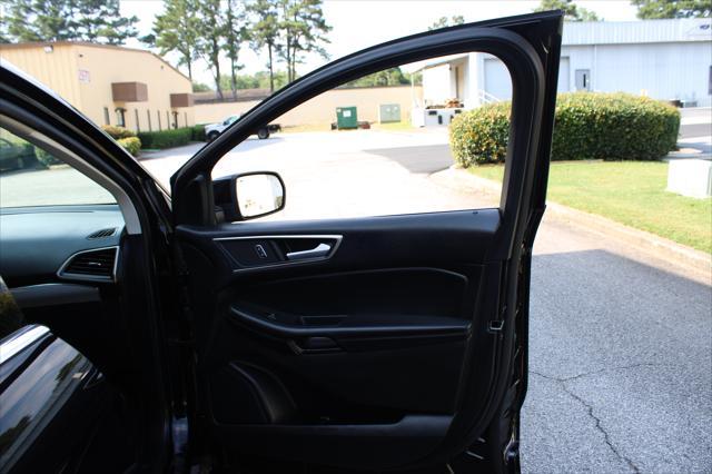 Photo of 2021 Black Ford Edge