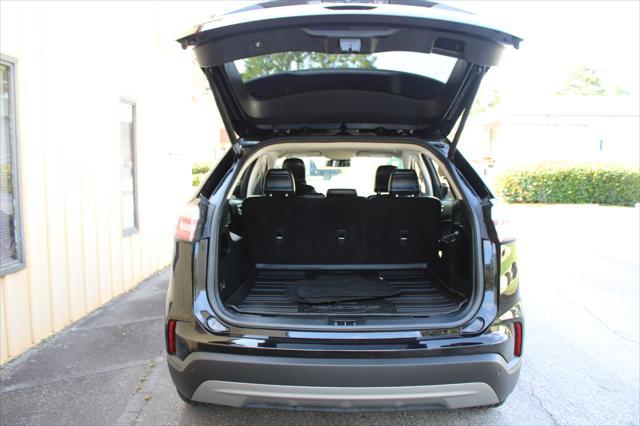Photo of 2021 Black Ford Edge