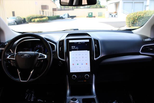 Photo of 2021 Black Ford Edge