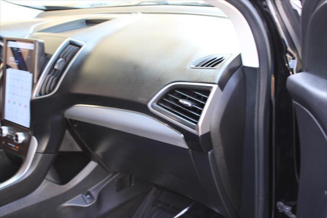Photo of 2021 Black Ford Edge