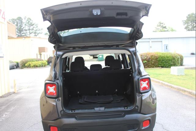 Photo of 2018 Gray Jeep Renegade