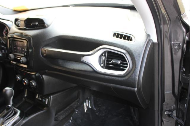 Photo of 2018 Gray Jeep Renegade