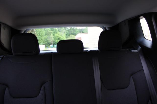 Photo of 2018 Gray Jeep Renegade