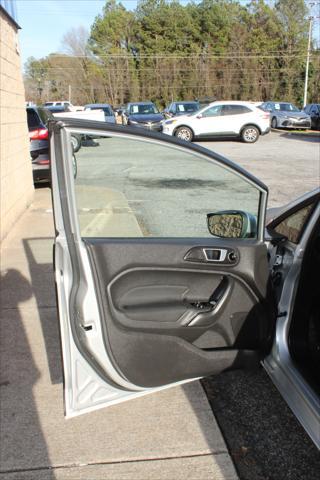 Photo of 2015 Silver Ford Fiesta