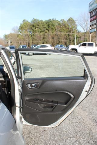 Photo of 2015 Silver Ford Fiesta
