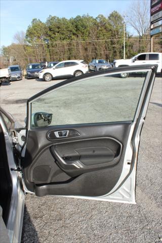 Photo of 2015 Silver Ford Fiesta