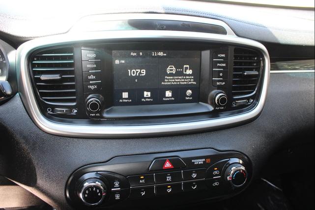 Photo of 2020 Black Kia Sorento