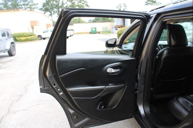 Photo of 2015 Black Jeep Cherokee
