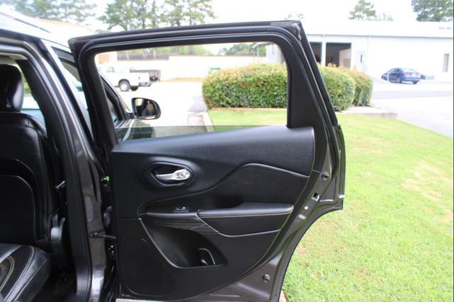 Photo of 2015 Black Jeep Cherokee
