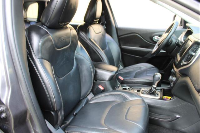 Photo of 2015 Black Jeep Cherokee
