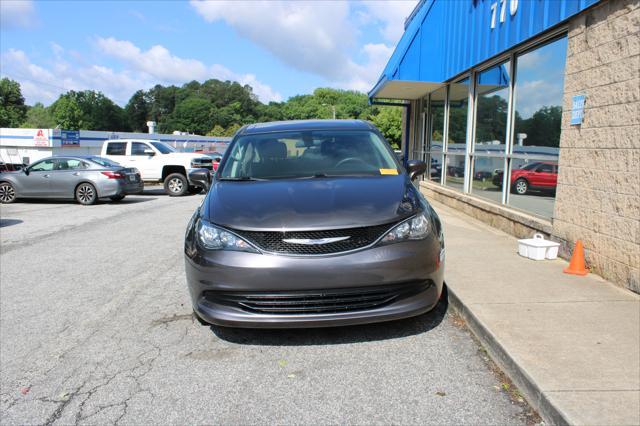 2020 Chrysler Voyager