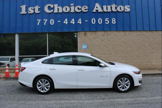 Photo of 2022 White Chevrolet Malibu