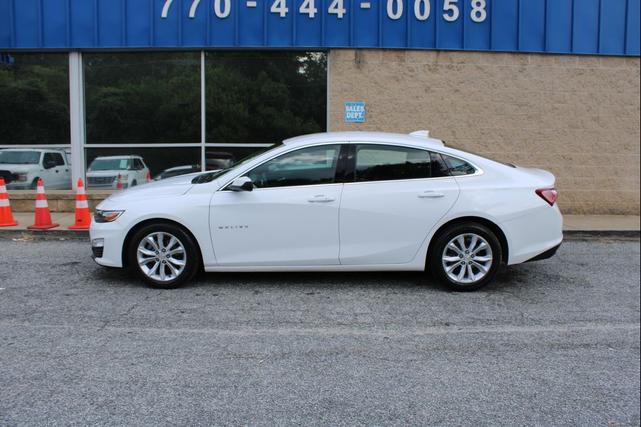 Photo of 2022 White Chevrolet Malibu