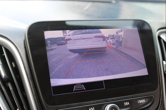 Photo of 2022 White Chevrolet Malibu