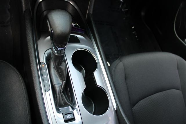 Photo of 2022 White Chevrolet Malibu
