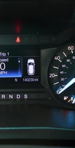 Photo of 2016 White Ford Explorer